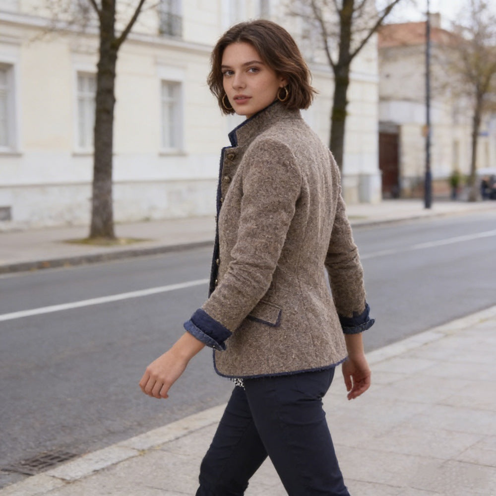 Damen nan klassische Trachtenjacke mit Stehkragen und dekorativen Zierknöpfen EB
