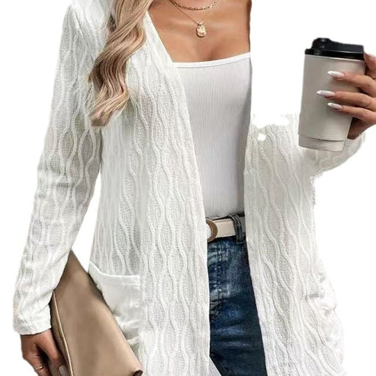 Damen Strickjacke mit raffiniertem Wellenmuster und praktischen Taschen EB
