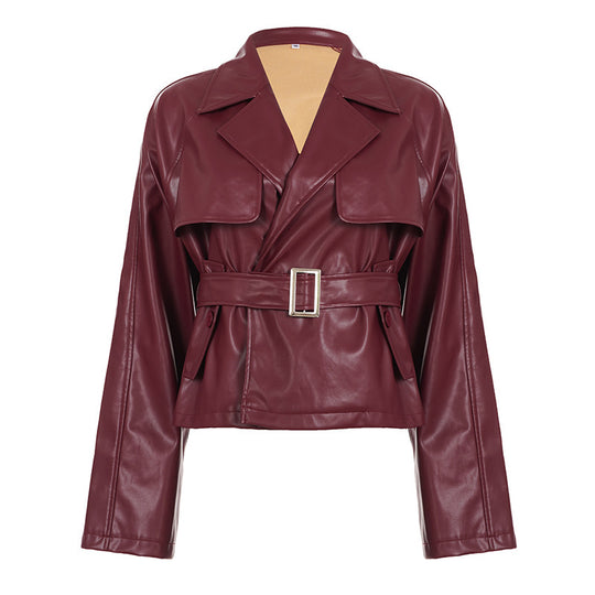 Damen nan kurzes Kunstleder-Trenchcoat mit Taillengürtel, breitem Revers und Cape-Detail EB