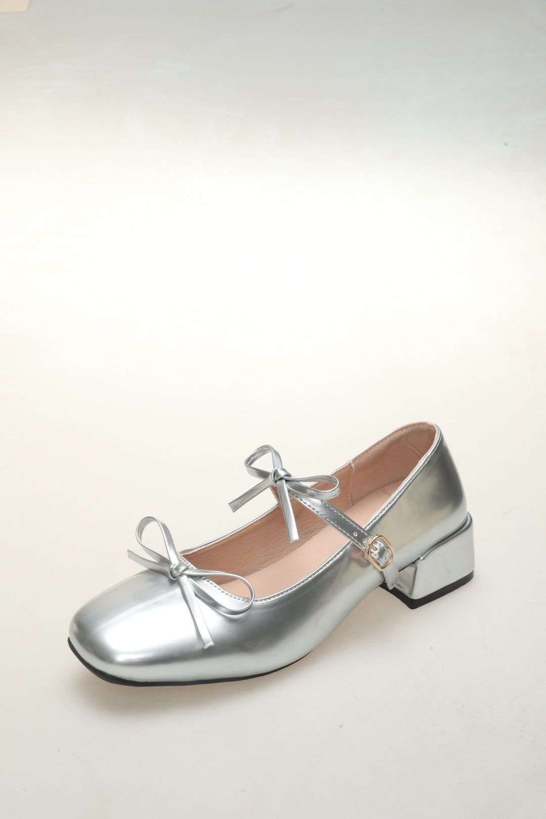 Damen Elegante Ballerinas mit dekorativen Schleifen und hochwertiger Lack-Optik EB