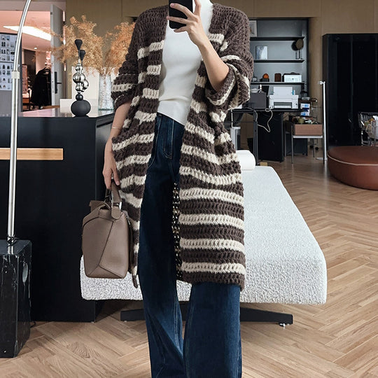 Damen lässige Strickjacke mit breitem Streifenmuster und praktischen Taschen EB