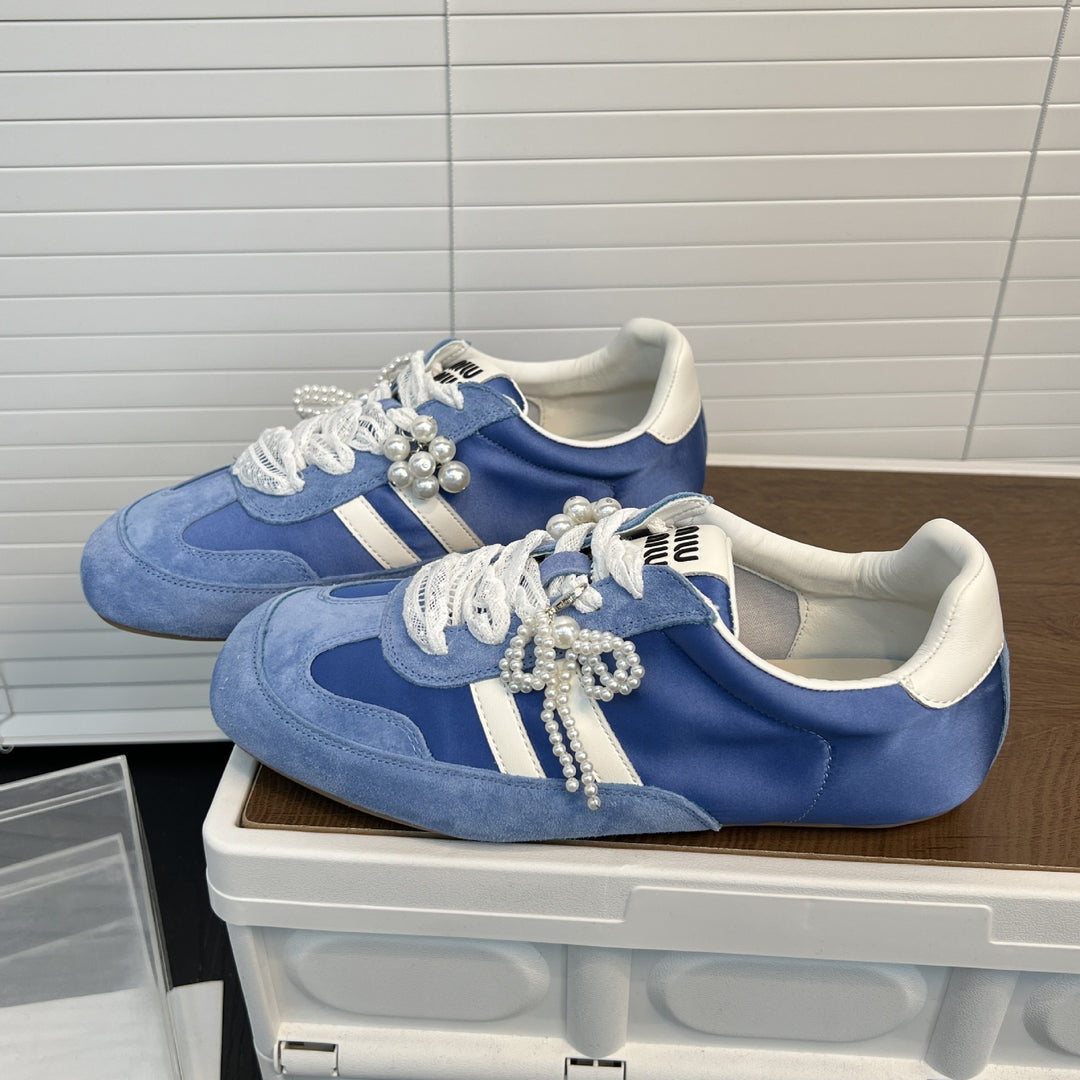Damen elegante und modische Sneakers mit dekorativen Perlenapplikationen EB