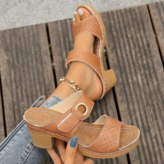 Damen modische Blockabsatz-Sandalen mit dekorativem Riemendesign EB
