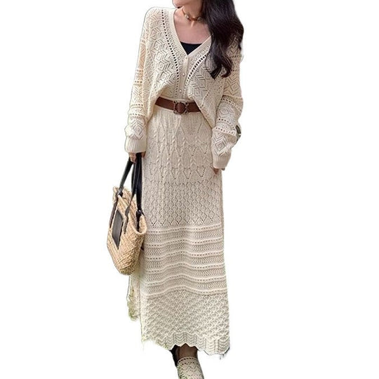 Damen Strickkleid mit feiner Lochmusterung und eleganten Knopfdetails EB
