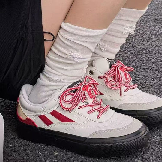Damen Sneaker im modernen Stil mit lässigem Design und atmungsaktiver Oberfläche EB