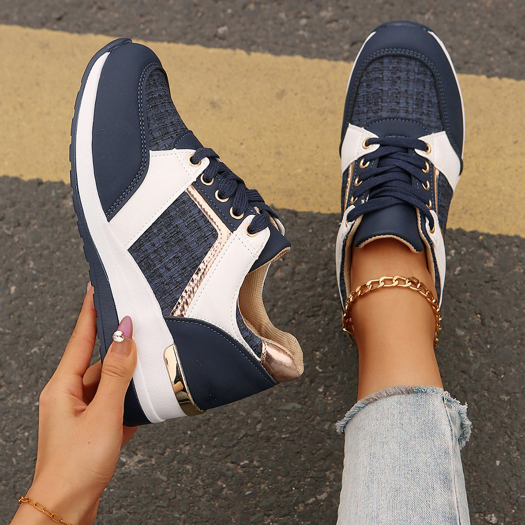 Damen sportive Keil-Sneaker mit strukturiertem Strickmix gepolstertem Komfortfußbett und goldenen Akzenten EB