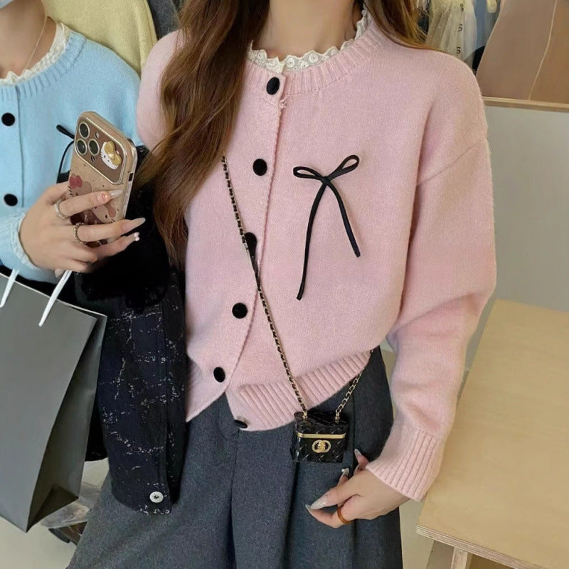 Damen Strickcardigan mit dekorativen Knöpfen und Schleifenakzent EB