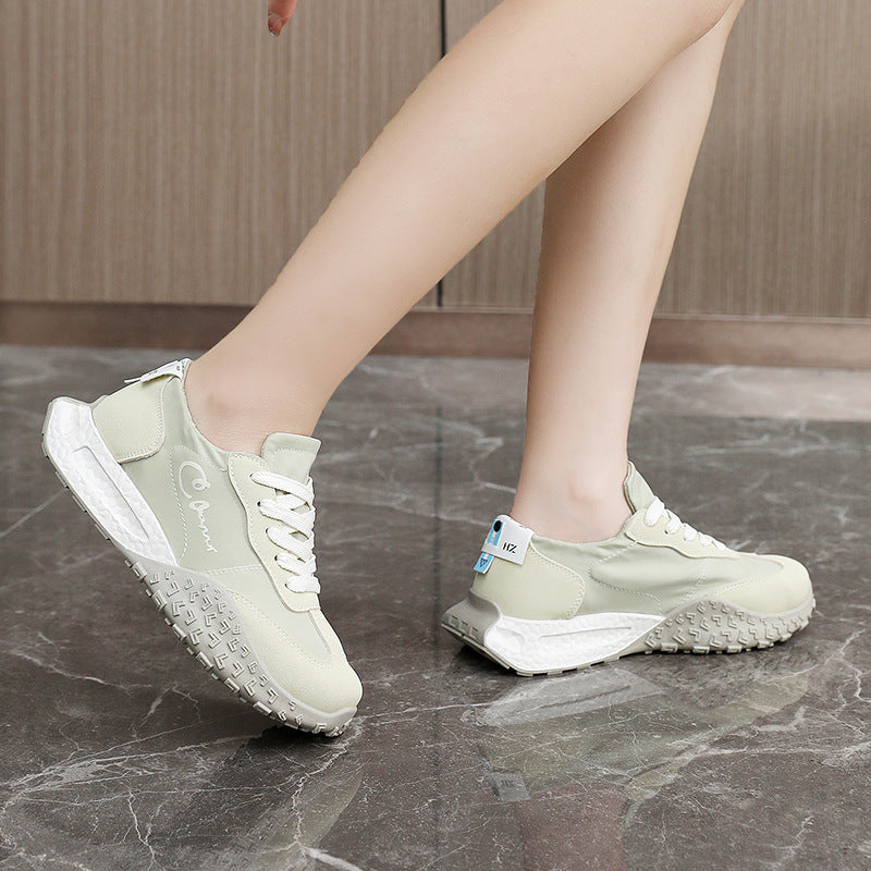 Damen sportliche Sneaker mit innovativer Dämpfung und atmungsaktiver Obermaterialstruktur EB