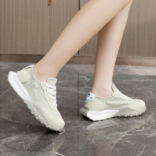 Damen sportliche Sneaker mit innovativer Dämpfung und atmungsaktiver Obermaterialstruktur EB