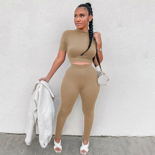 Damen Sportliches Set aus kurzlich-ärmeligem Crop-Top und enganliegenden Leggings EB