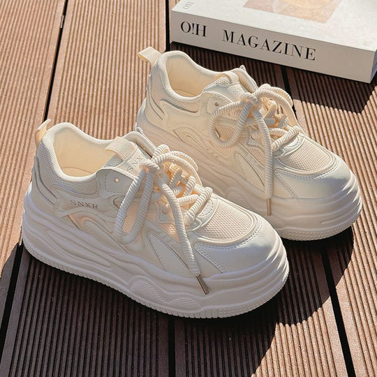 Damen Sportliche Plateau-Sneaker mit atmungsaktivem Obermaterial und rutschfester Sohle EB