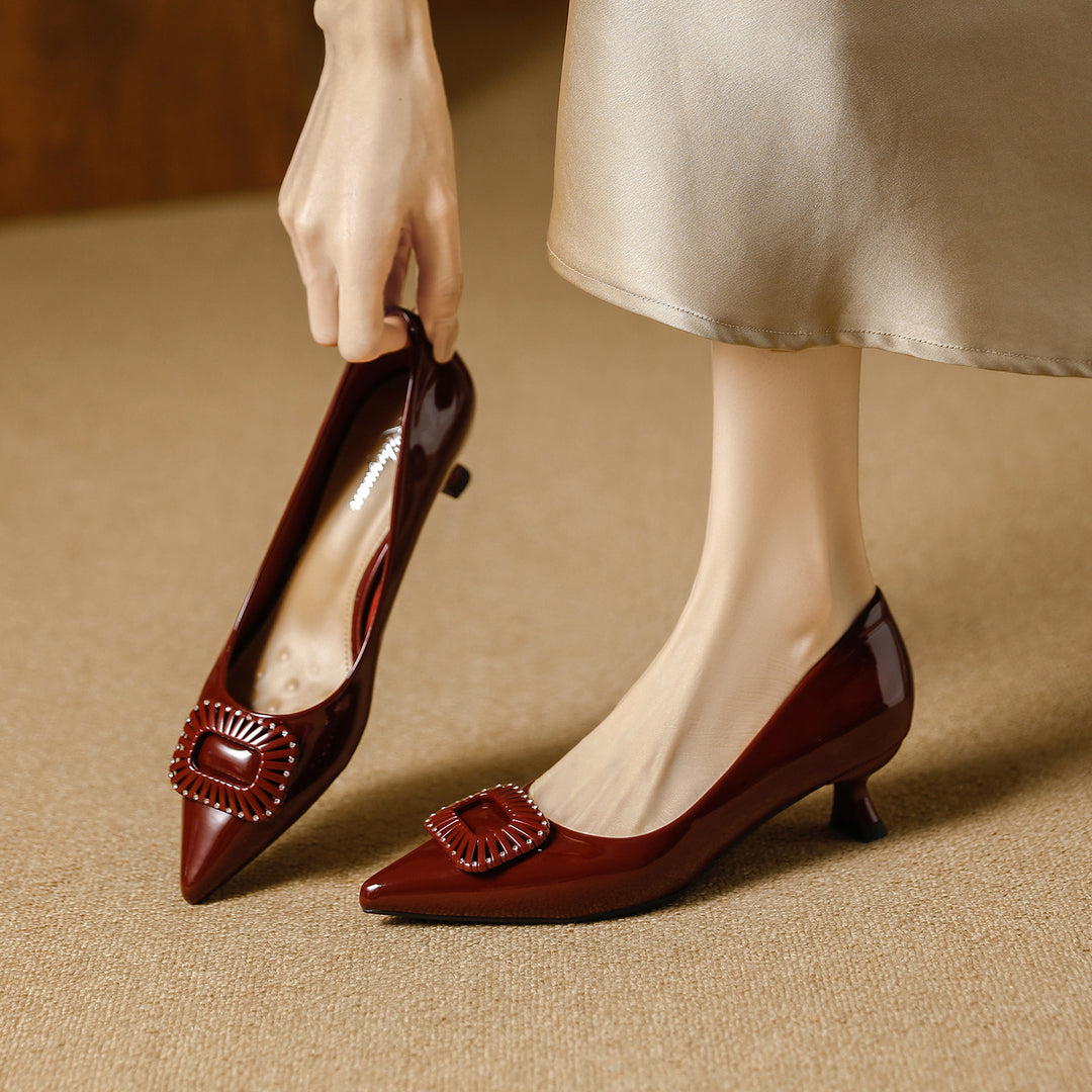 Damen elegante spitze Pumps mit modischem Schmuckdetail EB