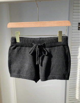 Damen weiche Strickshorts mit praktischem Kordelzug EB