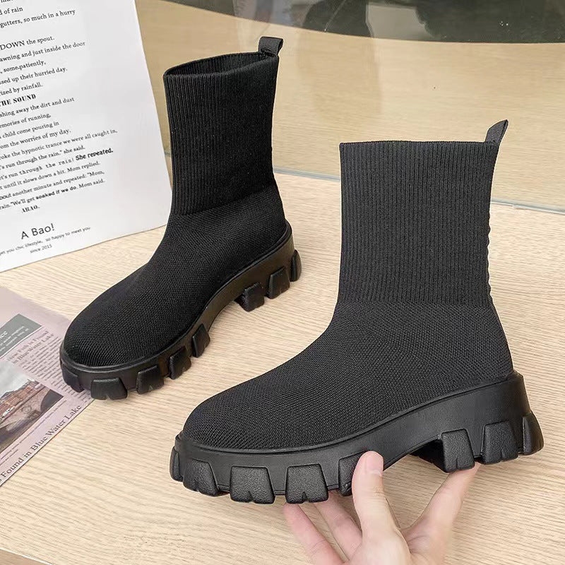 Damen  Strick-Stiefelette mit sockenähnlichem Schaft und markanter Profilsohle EB