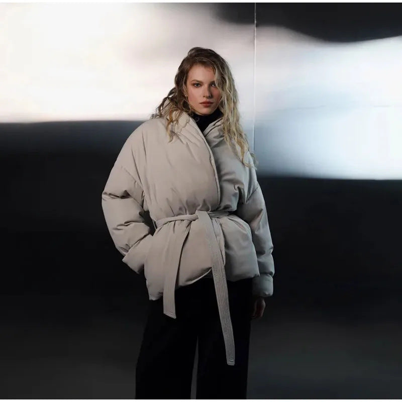 Damen Praktische und modische Daunenjacke mit Gürtel EB