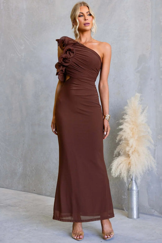 Damen Elegantes Rüschen-Maxikleid mit einem schulterfreien Design und figurbetontem Schnitt EB