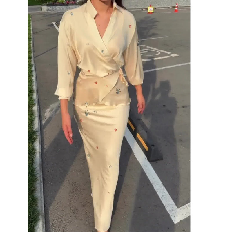 Damen Elegantes Satin Kleid mit blumigem Design und Wickeloptik EB