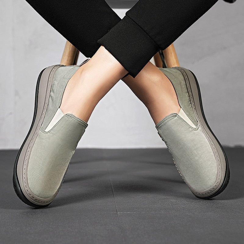 Damen Slip-On Sneakers mit atmungsaktiver Oberflächenstruktur EB
