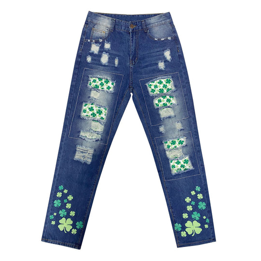 Damen Jeanshose mit fröhlichen Kleeblatt-Prints und modischen Destroyed-Details EB