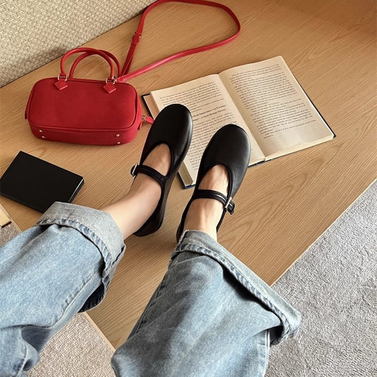 Damen modische Mary Janes mit verstellbarem Riemen und glänzender Oberfläche EB