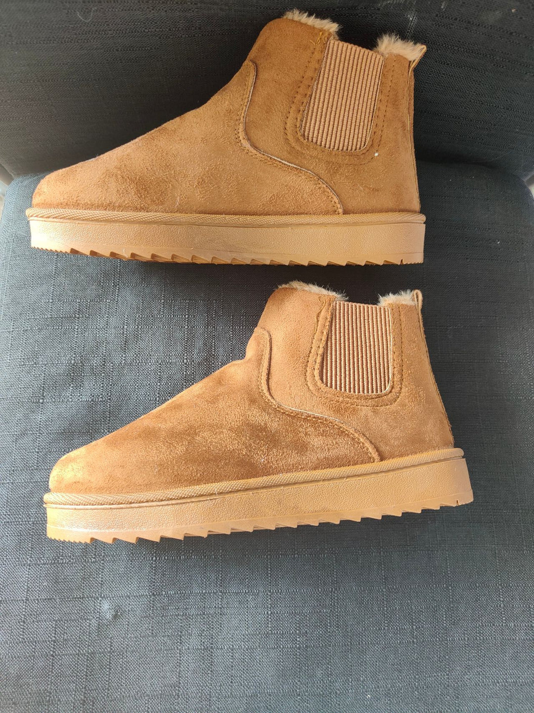 Damen  Chelsea-Boots mit warmem Teddyfutter, elastischem Seiteneinsatz und rutschfester Profilsohle EB