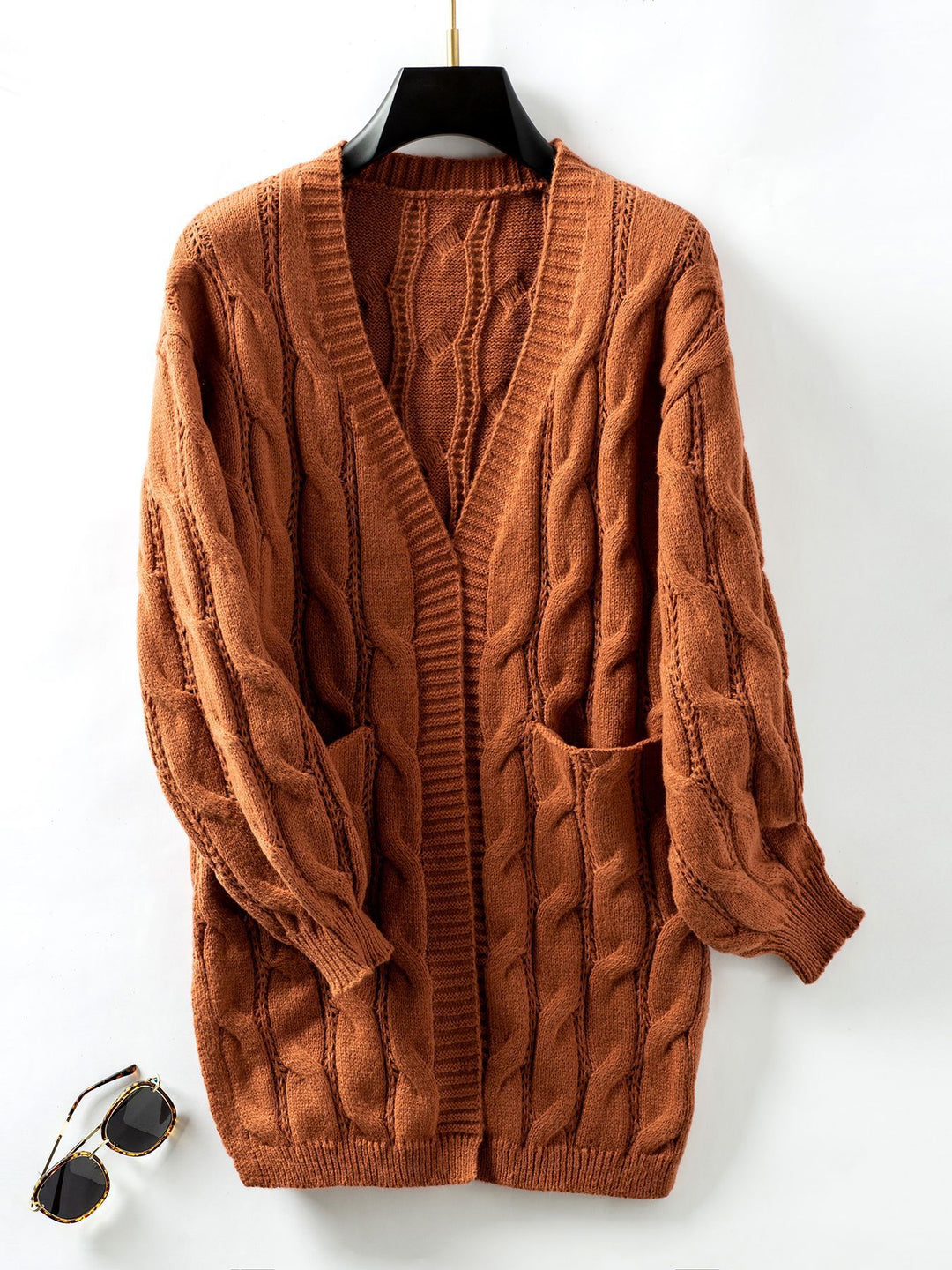 Damen Strickjacke mit V-Ausschnitt und praktischen Taschen EB