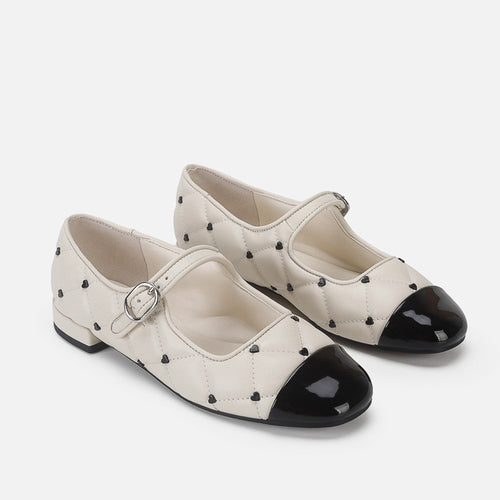 Damen Elegante Ballerinas mit verstellbarem Riemen und geschmackvollem Lackdetail EB