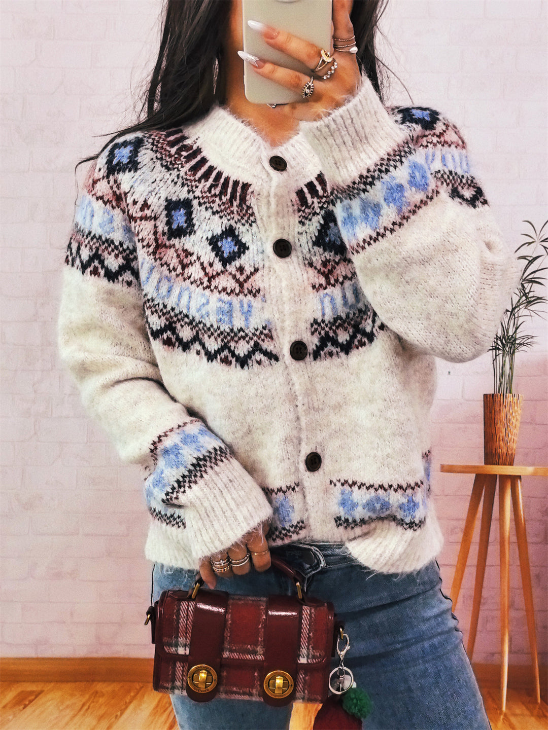 Damen Strickjacke mit buntem nordischen Muster und hochwertigen Holzknöpfen EB