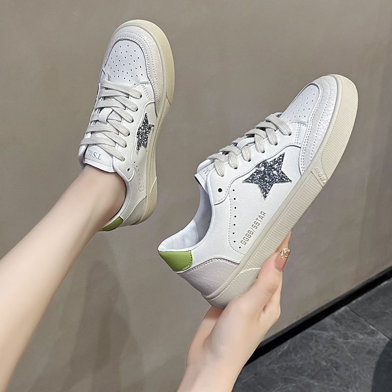 Damen Sneaker mit funkelnden Stern-Applikationen und atmungsaktiver Struktur EB