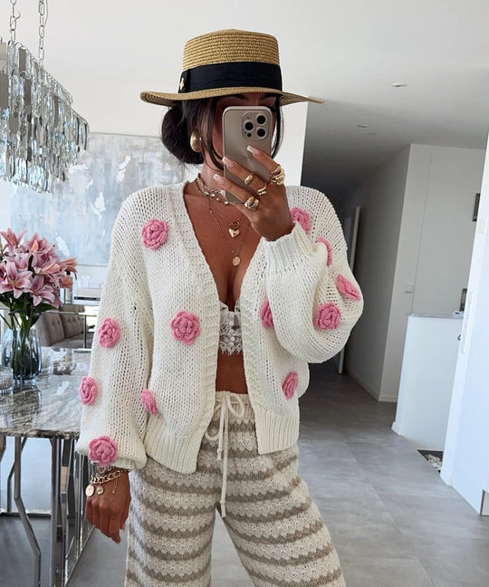 Damen gemütlicher Strickcardigan mit verspielten Blumenapplikationen EB