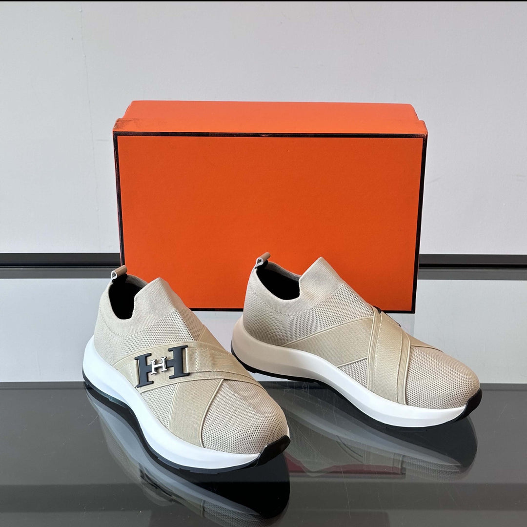Damen Sportliche Slip-On Sneakers mit atmungsaktiver Mesh-Oberfläche und Dämpfungssystem EB