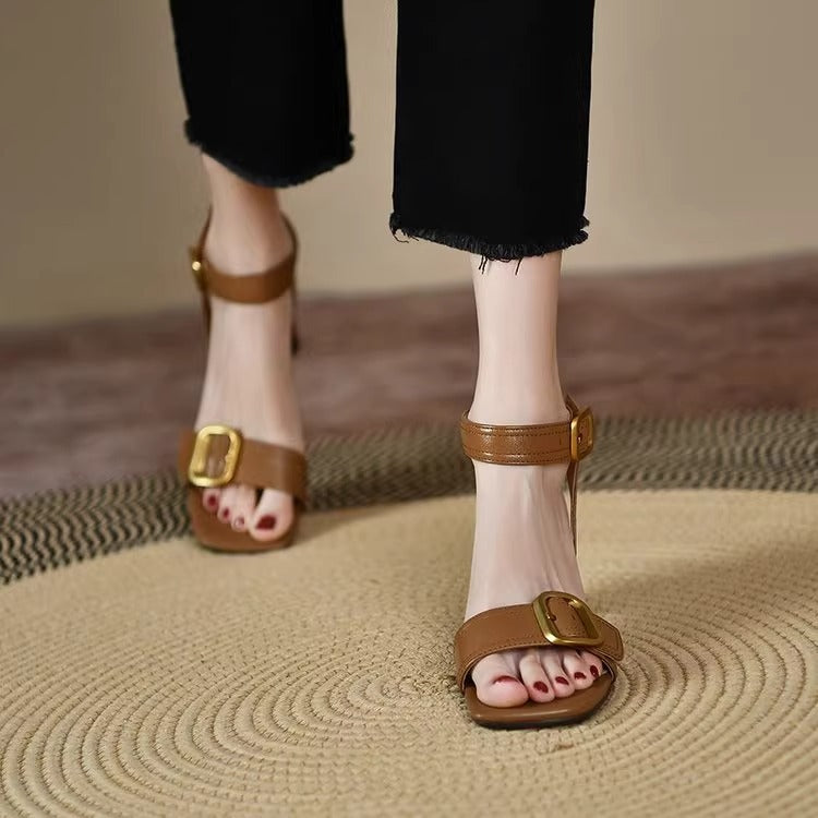 Damen elegante Sandalen mit breitem Riemen und markanter Schnalle EB
