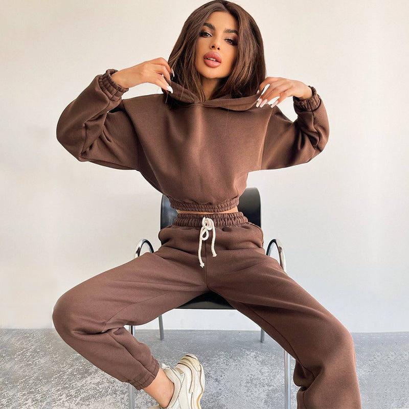 Damen cropped Stehkragen-Sweatset mit elastischem Taillenbund und hochtaillierter Tapered-Jogginghose Eichborn Berlin