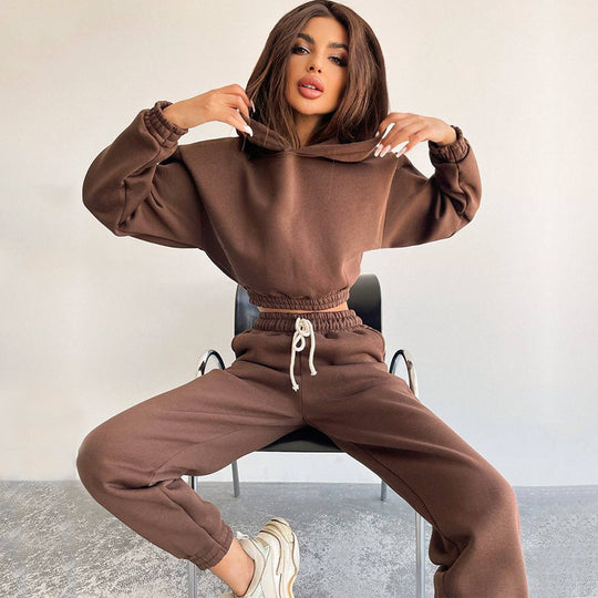 Damen cropped Stehkragen-Sweatset mit elastischem Taillenbund und hochtaillierter Tapered-Jogginghose Eichborn Berlin