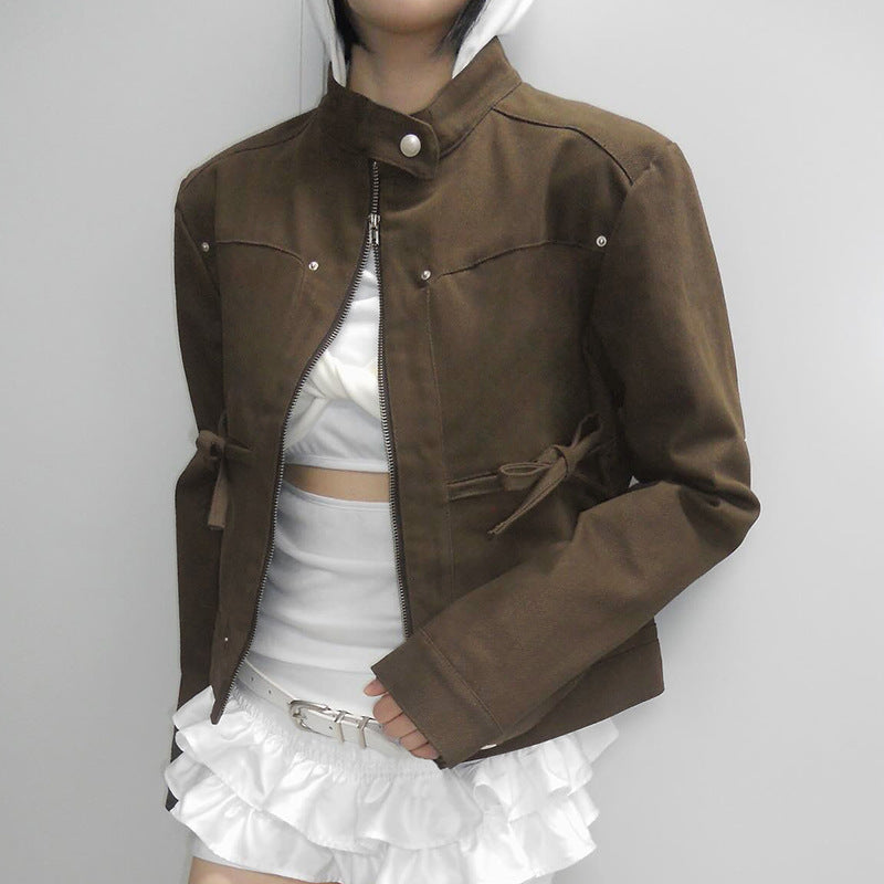 Damen nan taillierte Kurzjacke mit Stehkragen, Epauletten, Taillenriegeln und durchgehendem Reißverschluss EB