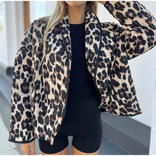 Damen modische Jaquardjacke im trendigen Leopardenlook mit praktischen Taschen EB