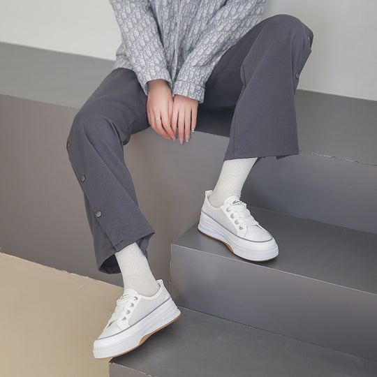 Damen Sportliche Plateausneaker mit atmungsaktivem Mesh-Obermaterial und rutschfester Sohle EB