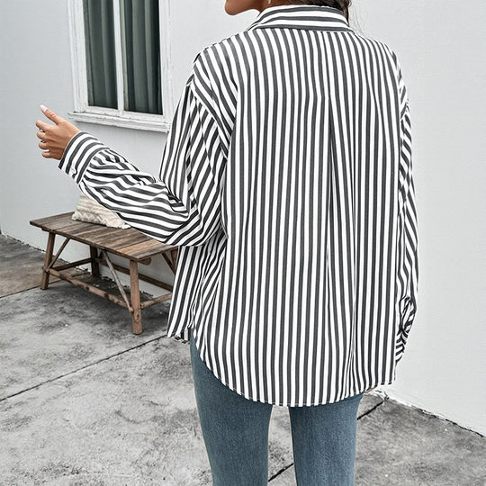 Damen gestreiftes Blusenshirt mit modernem Kragen und bequemen Ärmelaufschlägen EB