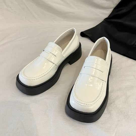 Damen modische Slip-On Loafer mit robustem Sohlenprofil und eleganter Lederausstattung EB