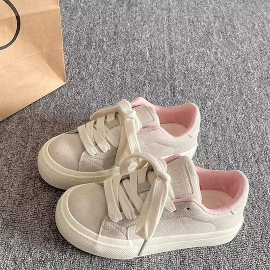 Damen Bequeme Sneaker mit weichem Wildleder-Obermaterial und atmungsaktivem Innenfutter EB