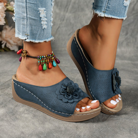Damen Wedge-Sandaletten mit floralen Akzenten und komfortablem Fußbett EB