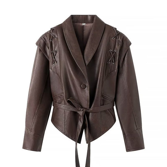 Damen kurzgeschnittene Kunstlederjacke mit Schalkragen, Schnürdetails an Schultern und Taillengürtel EB