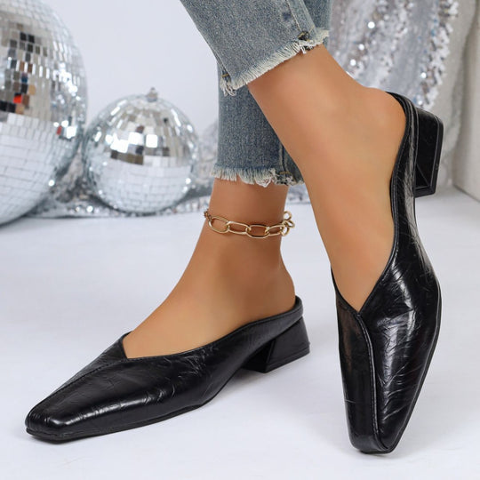 Damen Mules mit spitzem Fuß und glänzender Oberfläche EB