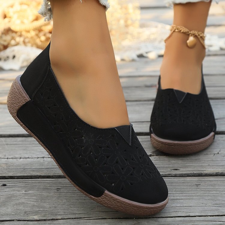 Damen bequeme Slipper mit luftiger Blumenstanzung EB