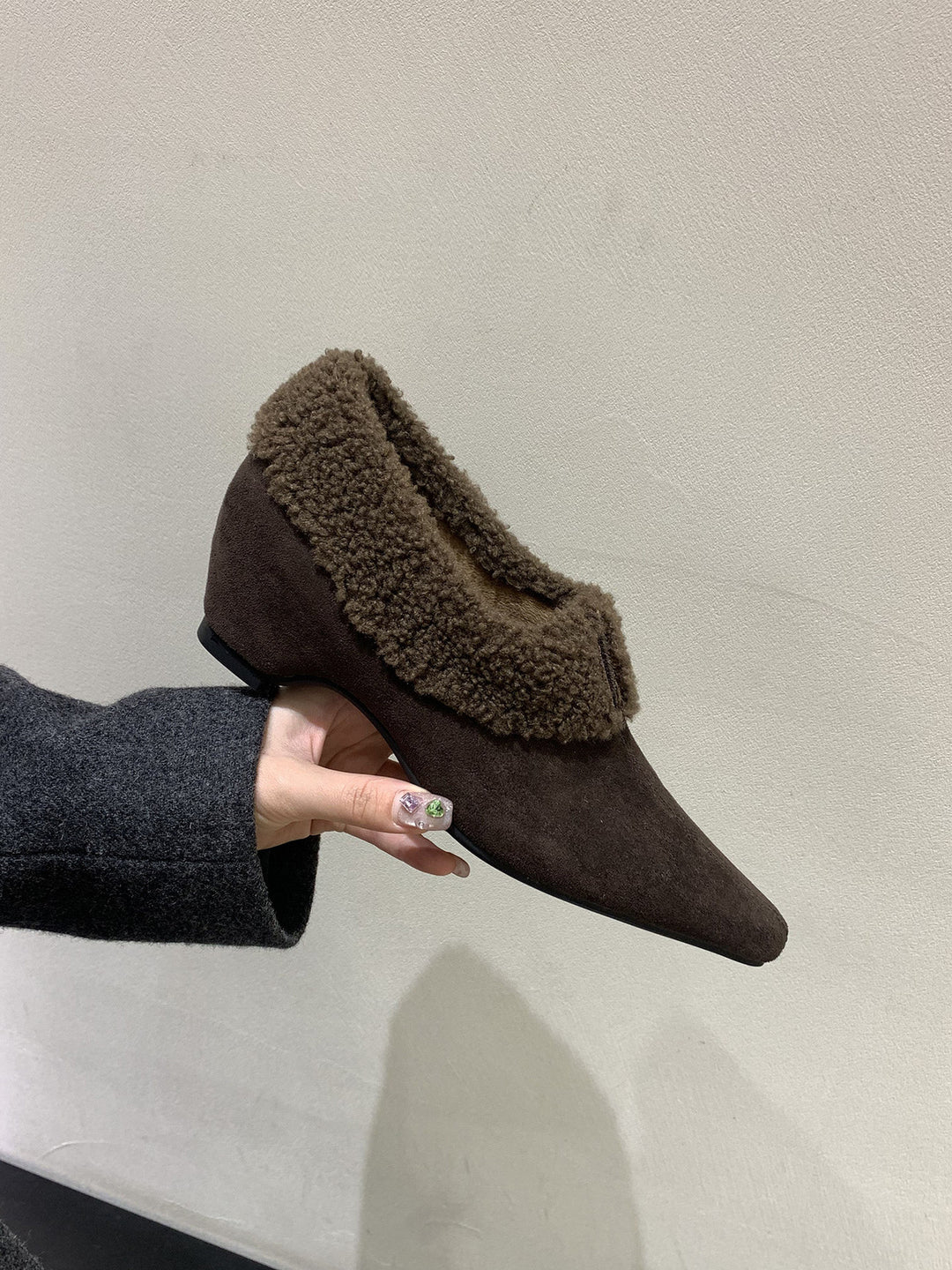 Damen Stiefeletten mit kuscheligem Kunstfellkragen und eleganter Form EB