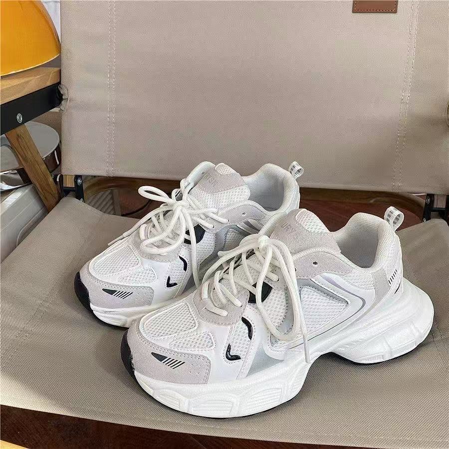 Damen Sportliche Lifestyle-Sneaker mit atmungsaktiver Mesh-Oberfläche und stoßdämpfender Sohle EB
