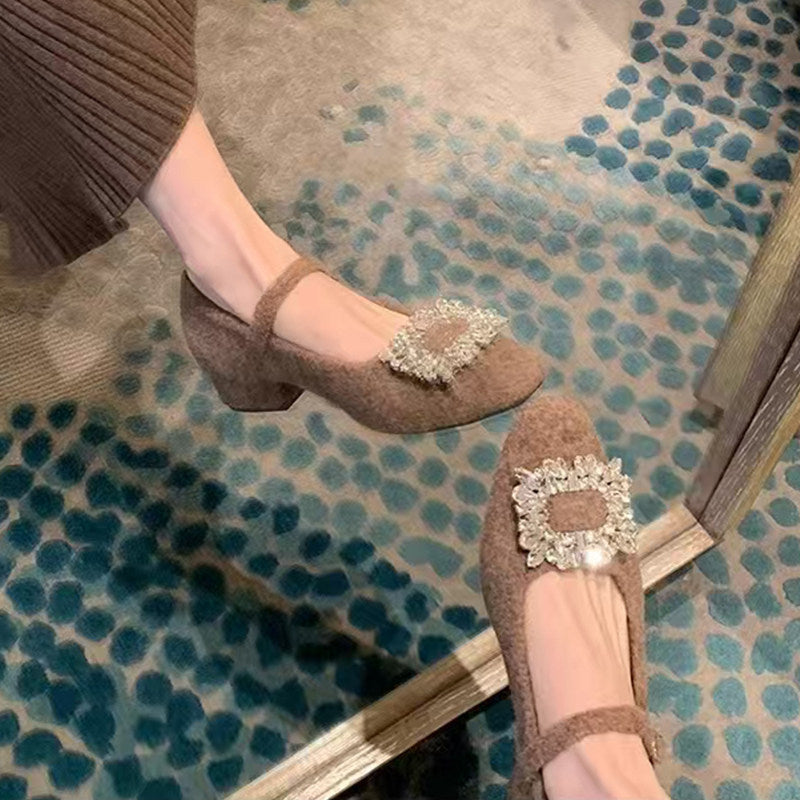 Damen Elegante Ballerinas mit Schmuckakzent und komfortablem Riemchen EB