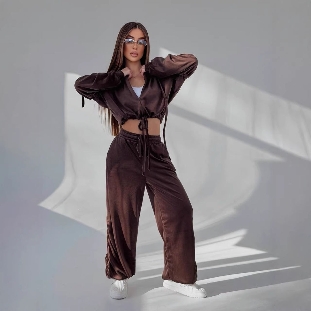 Damen Cropped Kapuzen-Sweatshirt mit Kordelzug am Saum und weite Raffung-Loungehose Eichborn Berlin