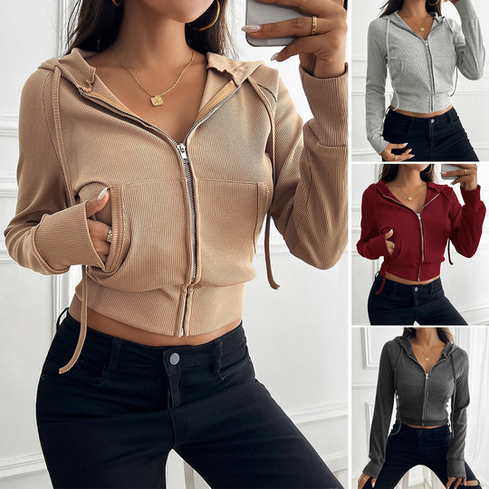 Damen nan schmal geschnittene Feinstrick-Hoodiejacke mit Metallzipper, Kängurutaschen und Daumenlochbündchen EB