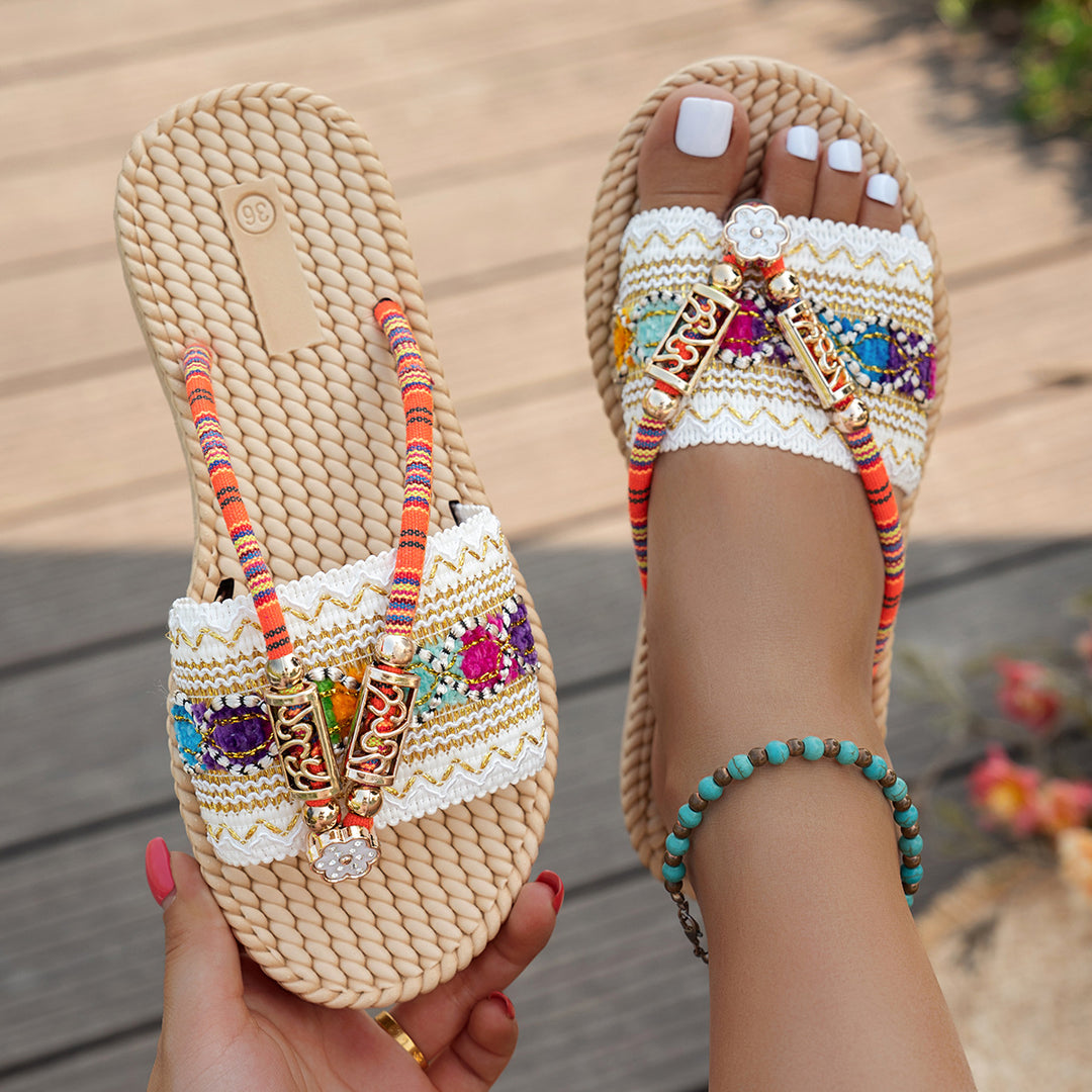 Damen Strandsandalen mit kunstvollem Handwerksdesign EB